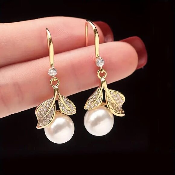 14K Gold Leaf Pearl & Diamonds 💎Dangle Earrings - Picture 1 of 7